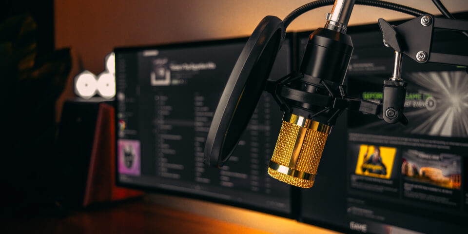 podcaster template episodes page header img